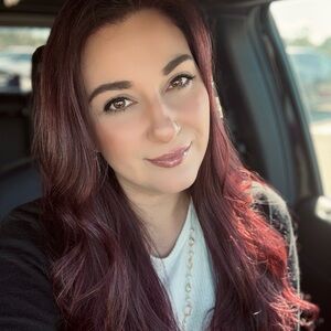 Meet your Posher, Nicole